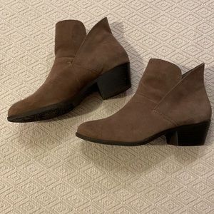 Me Too Tan Booties Size 8.5m